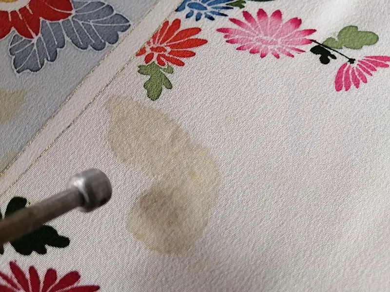 シミや汚れ(カビ等)がひどいのですが...